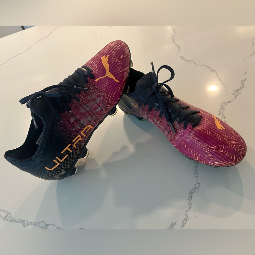 Puma Ultra 2.4 Fg/Ag Soccer Cleats Fuchsia/Neo 106698-03 Men's Size 8.5 EUC